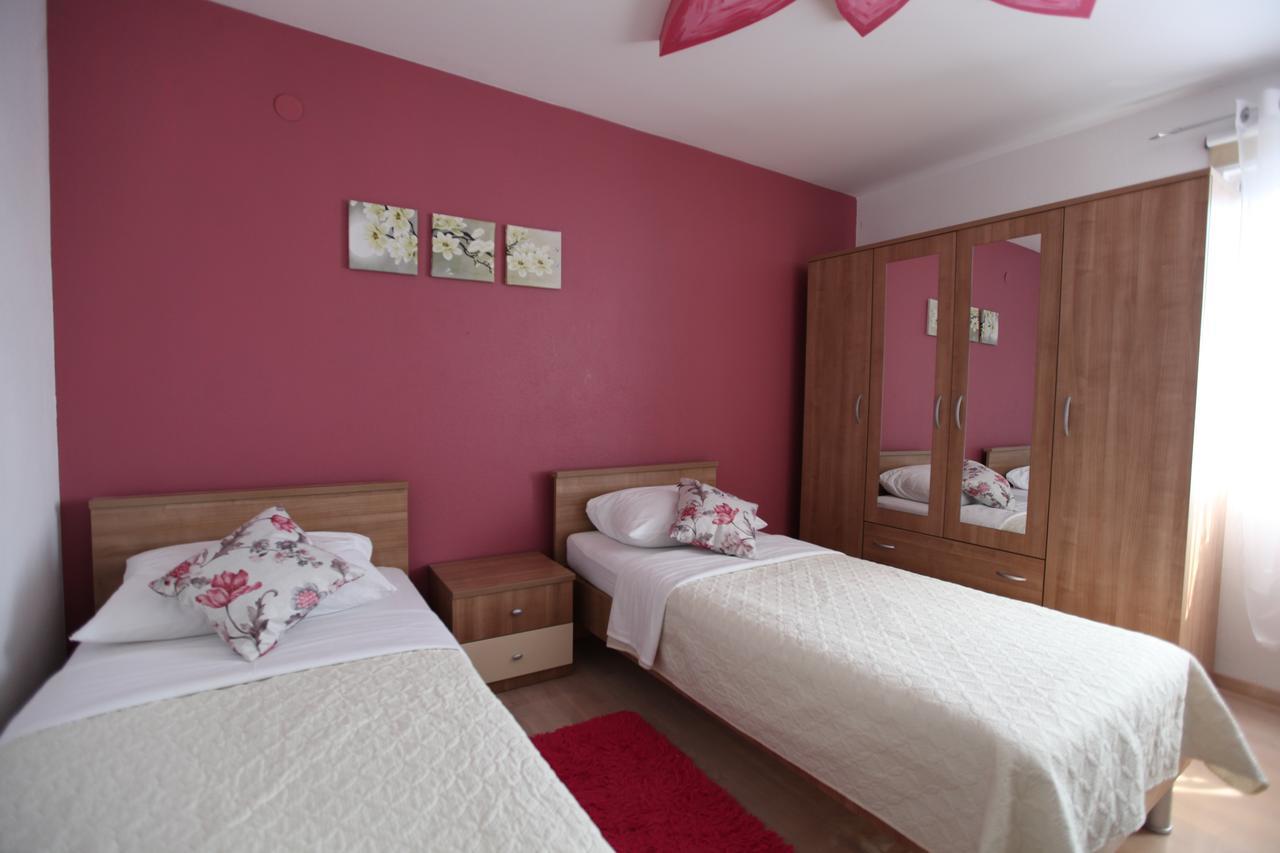 Apartamento Ana & Marija Kaštela Exterior foto